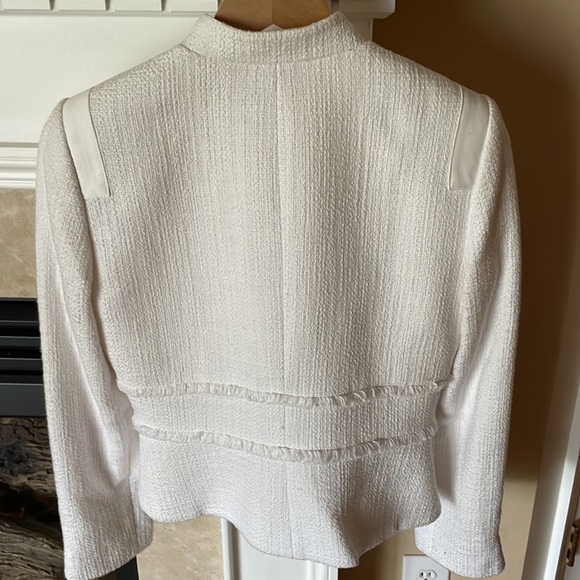 Tahari jacket - Picture 2 of 9